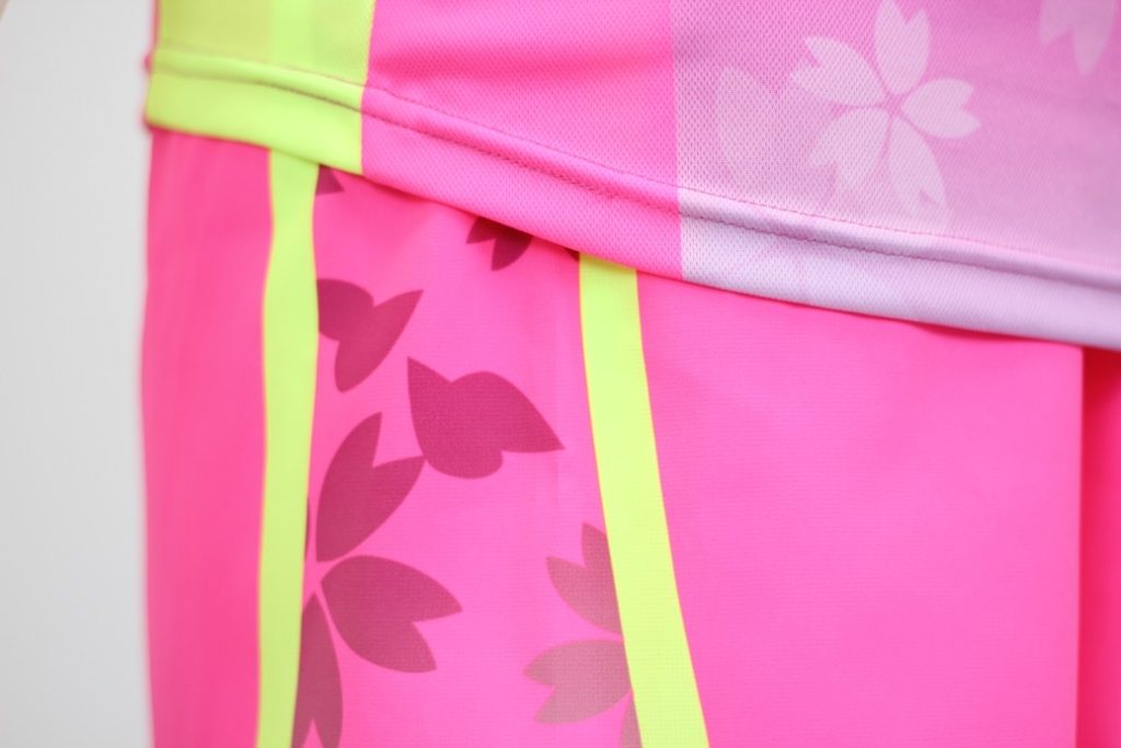 Fluorescent colors make very gorgeous colors that attract the eyes.