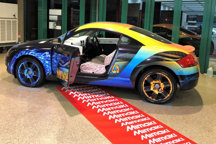 makes a mat or carpet stylish with mimaki printer