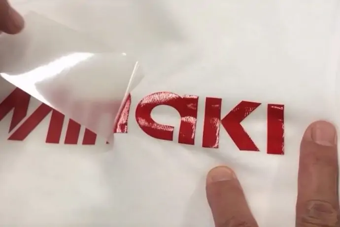 It is also possible to cut the colored rubber sheets with the cut feature then stick it